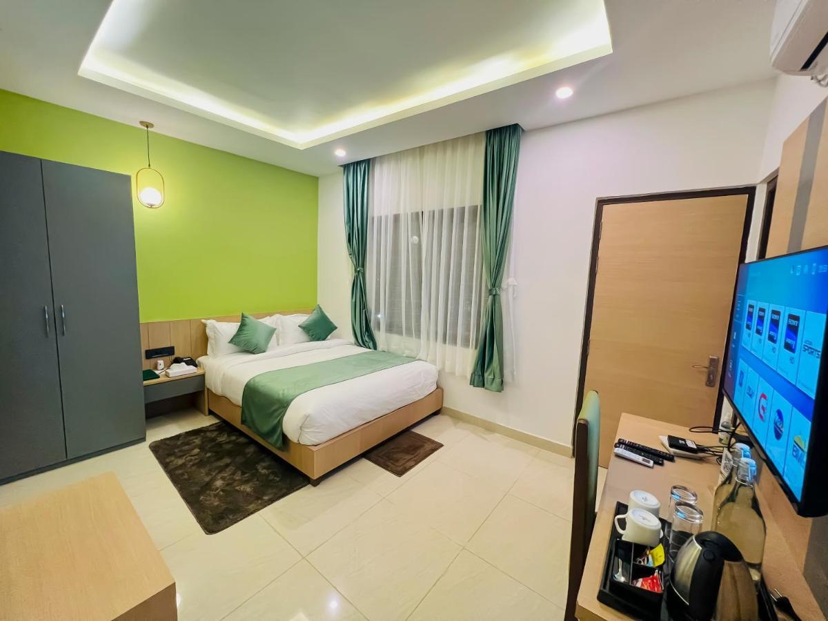 Hotel Aikawa Sauraha Exterior photo